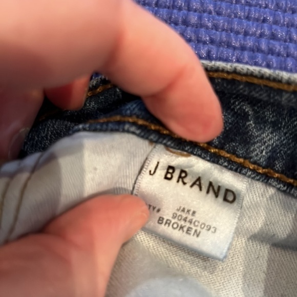 JBrand Boyfriend "Jake" Broken Jeans Size 26 - Picture 7 of 10
